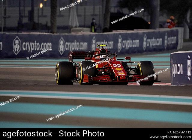December 10th, 2021, Yas Marina Circuit, Abu Dhabi, FORMULA 1 ETIHAD AIRWAYS ABU DHABI GRAND PRIX 2021, in the picture Carlos Sainz Jr