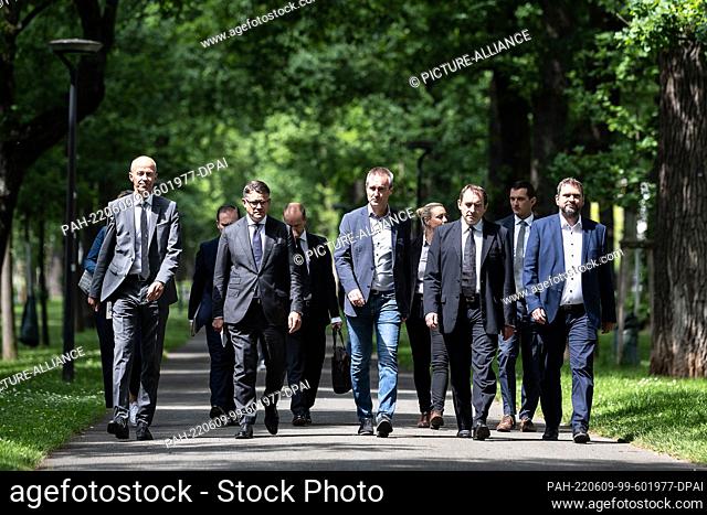 09 June 2022, Hessen, Bad Arolsen: Boris Rhein (CDU, 2nd from left), Minister President of Hesse, walks with Alexander Lorz (CDU, 2nd from right)