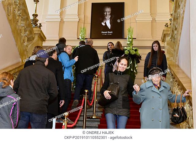 The public mourning ceremony in honour of the late Czech pop music star Karel Gott started in the Zofin Palace on an island in the Prague centre at 08:00 today