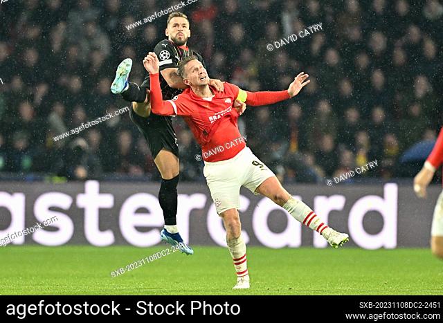 Jonathan Gradit (24) of RC Lens pictured in a duel with Luuk de Jong (9) of Eindhoven during the Uefa Champions League matchday 4 game in group B in the...