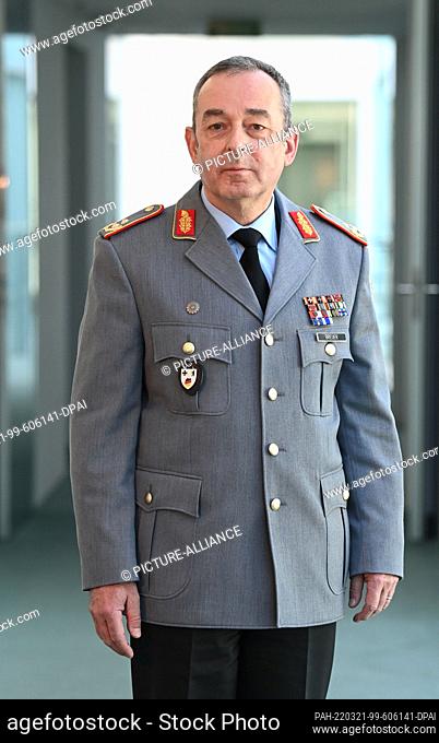 18 March 2022, Berlin: Major General Carsten Breuer, head of the Corona Crisis Staff, stands during a press event at the Federal Chancellery