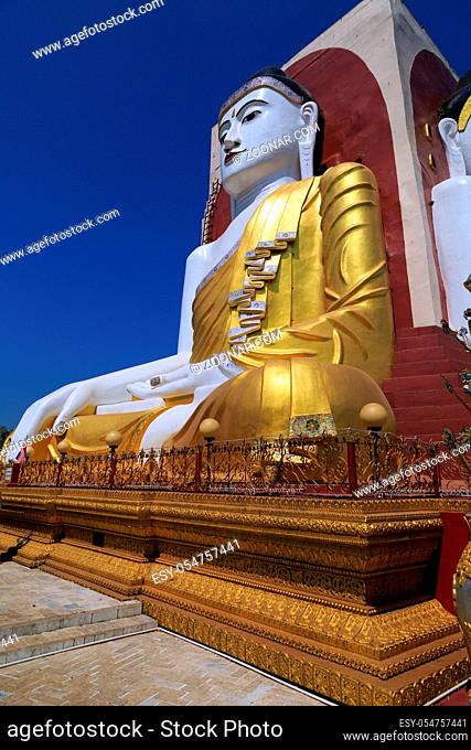 Sitzende Buddha-Statuen der Kyaik Pun Pagode in Bago