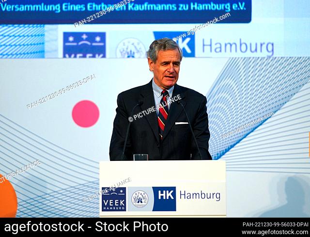 30 December 2022, Hamburg: Jochen Spethmann, new Chairman of the Assembly of a Respectable Merchant in Hamburg e.V., speaks during the Assembly of a Respectable...