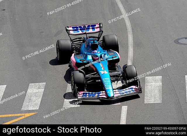 27 May 2022, Monaco, Monaco-Ville: Motorsport: Formula 1 World Championship, Monaco Grand Prix, 1st Free Practice: Fernando Alonso from Spain of Team Alpine is...