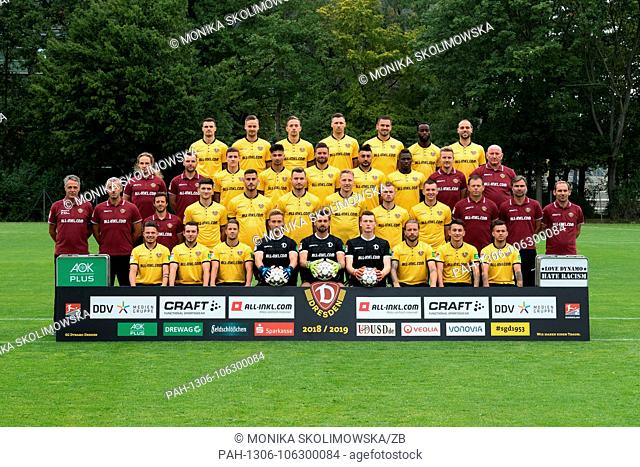 2nd German Bundesliga, official photocall SG Dynamo Dresden for season 2018/19 in Dresden, Germany: (back row L-R) Philip Heise (16), Lucas Roeser (9)