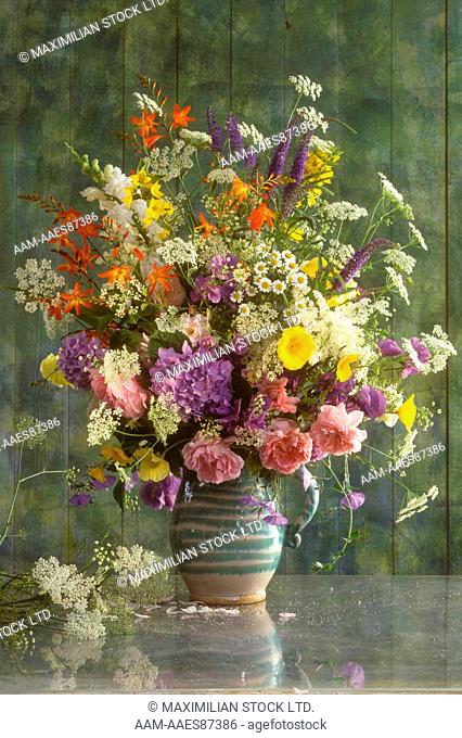 Floral Arrangement, Rosa, Hydrangea, Crocosmia Antirrhinum, Latyyrus, Veronica