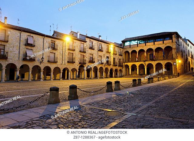 Plaza Mayor de Sigüenza, Ruta del Románico Rural y Ruta de Don Quijote, Guadalajara, Spain