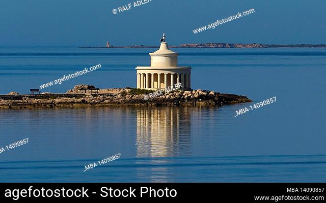 greece, greek islands, ionian islands, kefalonia, lioxouri, headland, lighthouse, round, lantern of saint theodosius, water reflection