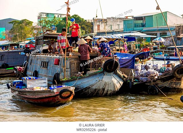 The floating market outside of Can Tho, Vietnam, Indochina, Southeast Asia, Asia