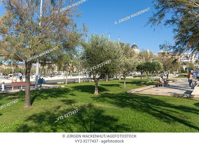 Park Jardin Bonaparte, Saint-Raphael, Var, Provence-Alpes-Cote d`Azur, France, Europe