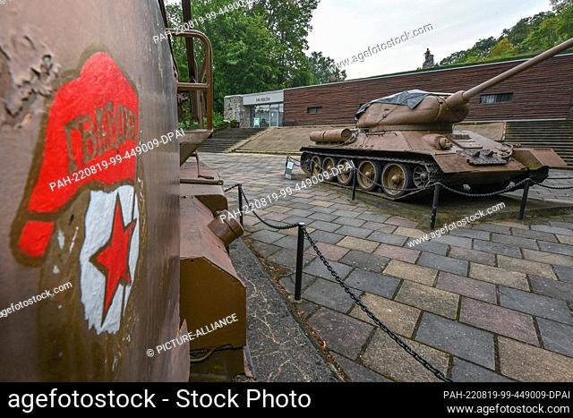 19 August 2022, Brandenburg, Seelow: A Soviet T-34 tank stands on the grounds of the ""Seelow Heights"" memorial. On the same day