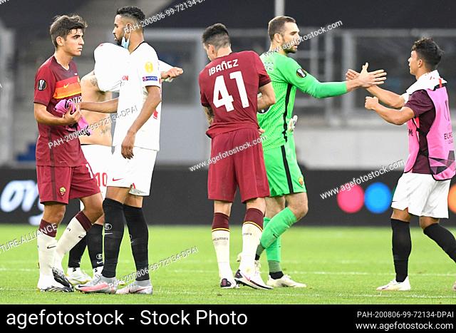 06 August 2020, North Rhine-Westphalia, Duisburg: Football: Europa League, knockout rounds, round of sixteen, FC Sevilla - AS Rome in the...