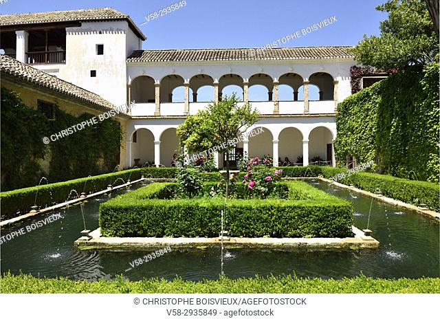 Spain, Andalusia, Granada, World Heritage Site, The Alhambra, Generalife palace, Sultana's garden also called Courtyard of the cypress