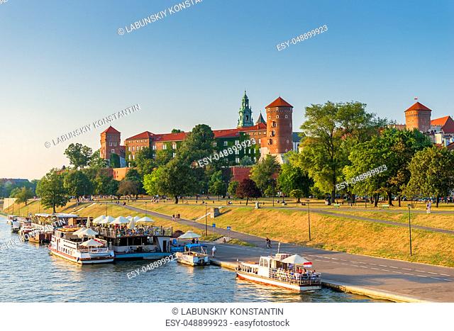 Wawel Castle is located on a hill at an altitude of 228 meters on the bank of the Vistula River in Krakow. From the 11th to the beginning of the 17th century
