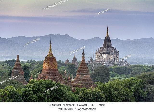 Myanmar (ex Birmanie). Bagan, région de Mandalay. Temple de l'Ananda / Myanmar (ex Birmanie). Bagan, Mandalay region. Ananda temple