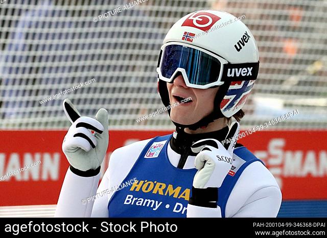 04 January 2020, Austria, Innsbruck: Nordic skiing/ski jumping: World Cup, Four Hills Tournament, Big Hill, Men, 2nd run