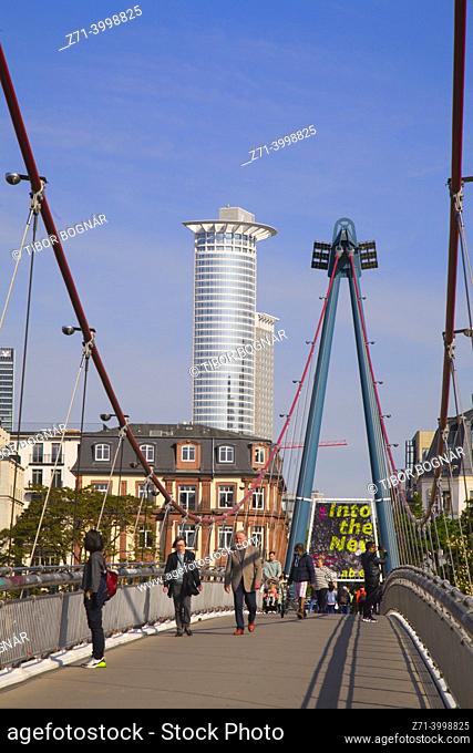 Germany, Hesse, Frankfurt am Main, Holbeinsteg, pedestrian bridge, skyscraper,