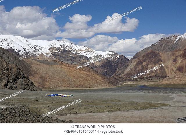 Landscape between Baralacha La Bara-Lacha-Pass, 4890m and Sarchu, Manali-Leh Highway, Lahaul and Spiti, Himachal Pradesh