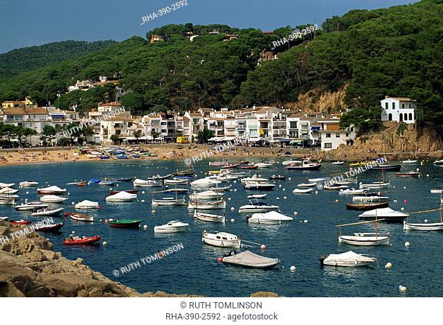 View across bay to village and beach, Tamariu, Costa Brava, Gerona, Cataluna, Spain, Mediterranean, Europe