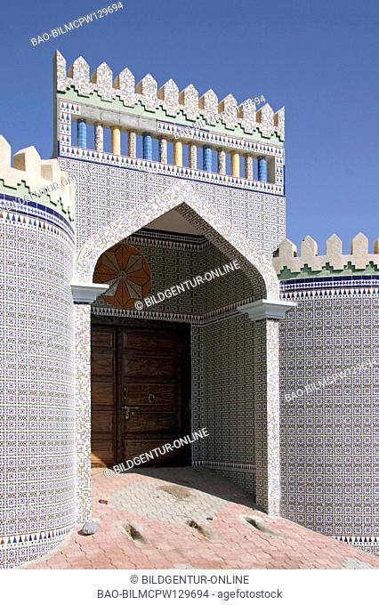 Oman gate to a house in Fanja, Tür-Pfortfliesen, the blue colour Wall