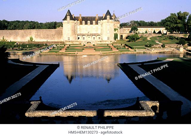 France, Charente-Maritime (17), Saintonge area, La Roche-Courbon castle and its park