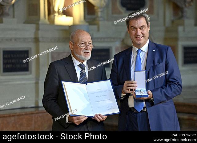 Max SCHMIDT receives the Bavarian Order of Merit from Markus SOEDER (Prime Minister of Bavaria and CSU Chairman). Awarding of the Bavarian Order of Merit in the...