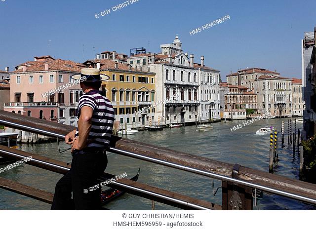 Italy, Venetia, Venice, listed as World Heritage by UNESCO, Dorsoduro district, gondoliere