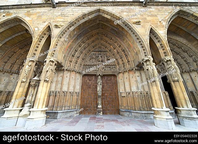 Entrance to the cathedral of Leon, Castilla Leon, Spain