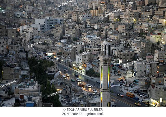 Das Stadtzenttum der Jordanieschen Hauptstadt Amman mit Sicht ein Wohnhaus Quartier am Hang eines Huegel