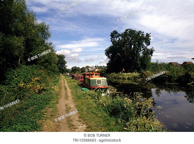 Narrow Boats & Tow Path Grand Union Canal Hertfordshire England