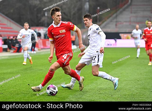 Nico Schlotterbeck (Union, l) versus Andrej Kramaric (Hoffenheim, r). GES / Football / 1. Bundesliga: Union Berlin - TSG 1899 Hoffenheim