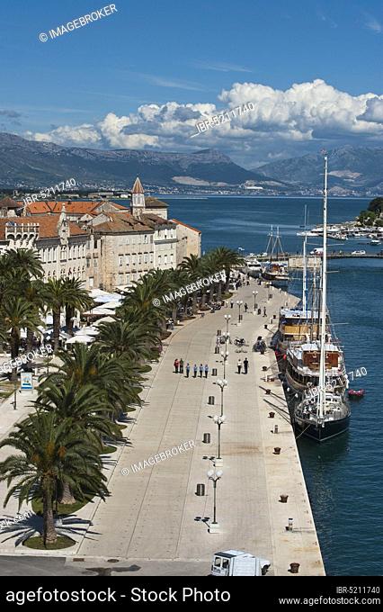 Harbour promenade, Trogir, Split-Dalmatia County, Croatia, Europe