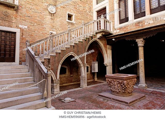 Italy, Venetia, Venice, listed as World Heritage by UNESCO, San Marco district, Palazzo Ca' d'Oro, Giogio Franchetti fondation